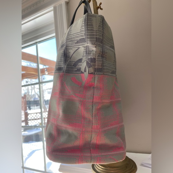 💕Chanel New Travel Line Tote - Picture 6 of 15